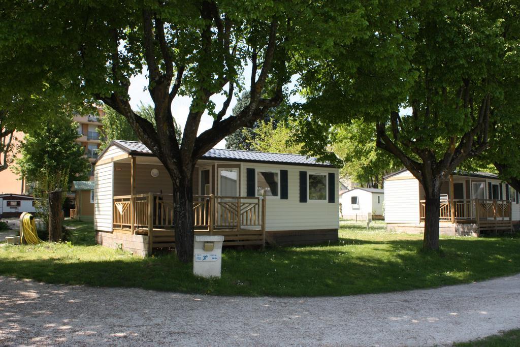 Camping Le Rhone 투르농쉬르론 외부 사진