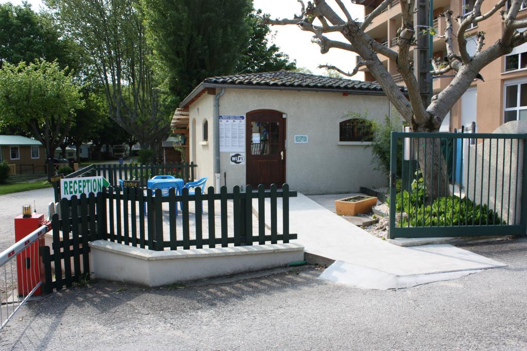 Camping Le Rhone 투르농쉬르론 외부 사진